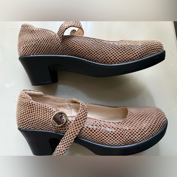Algeria HAR-722 Harper tan snake Mary Jane wedges, 41 - Picture 6 of 10